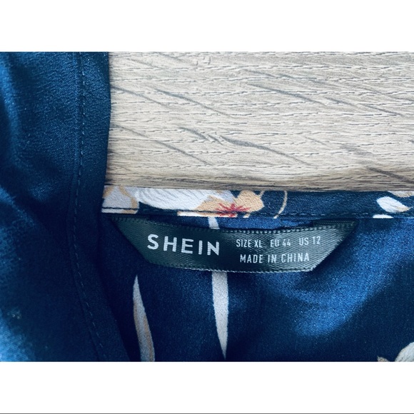 Floral dress - Picture 3 of 3